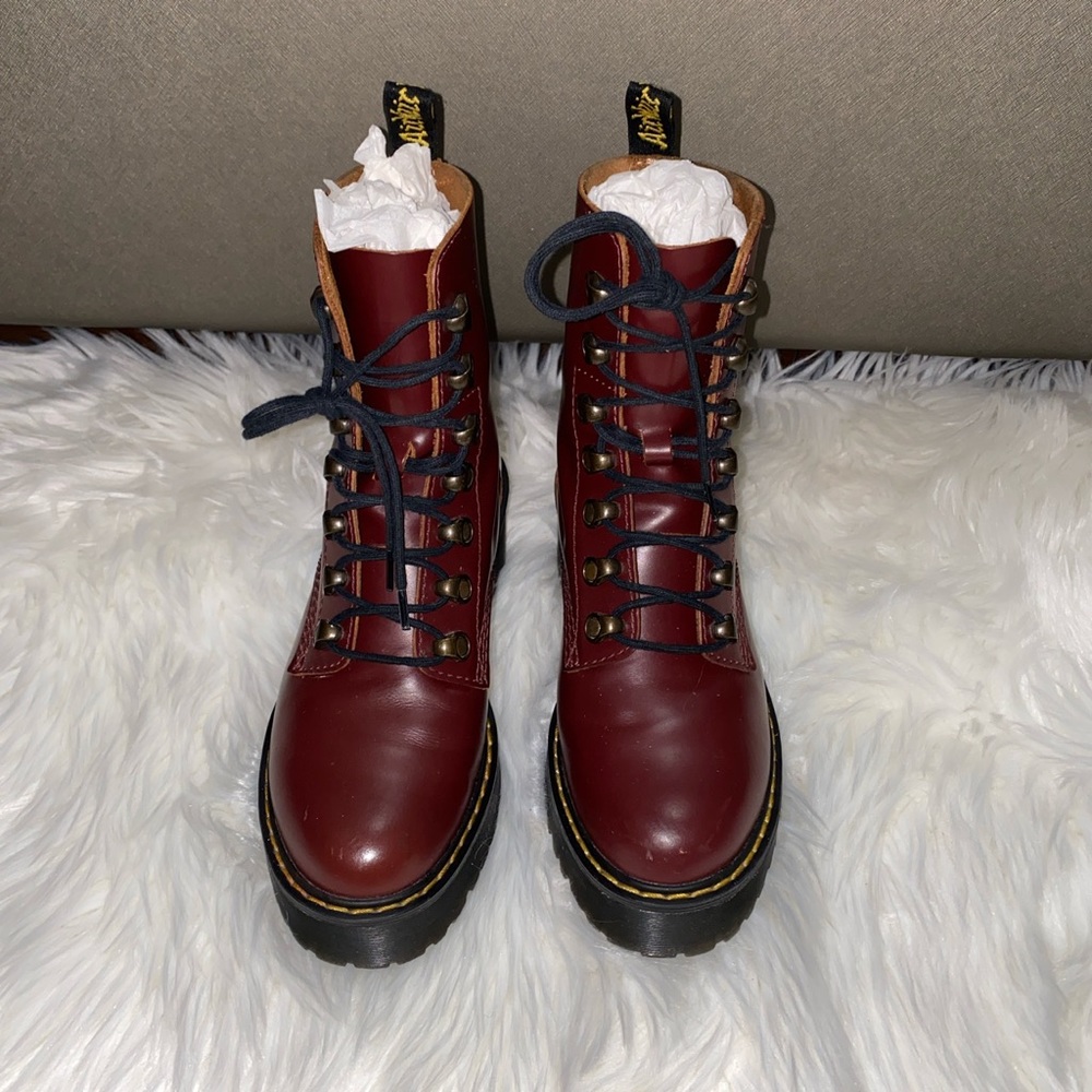 Dr. Martens Leona
